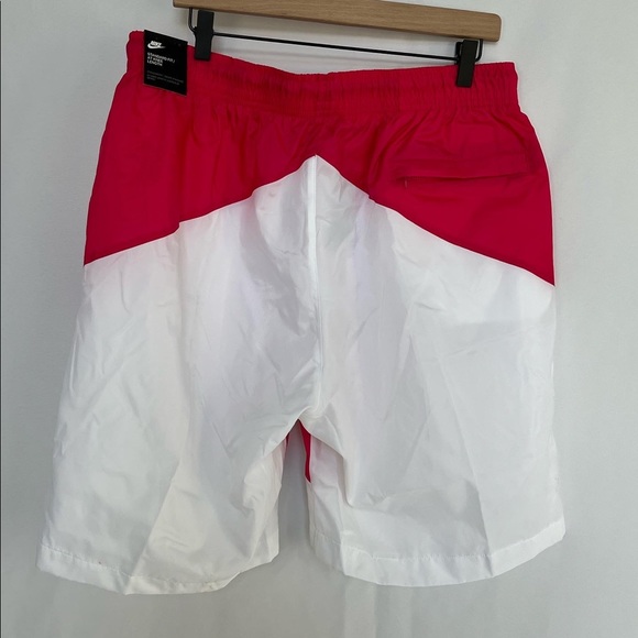 NWT NIke Men’s knee length XL mesh lined shorts - Picture 11 of 11